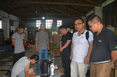 云南馬龍三?？萍籍a(chǎn)業(yè)王暉總來訪鄉(xiāng)喜液體肥